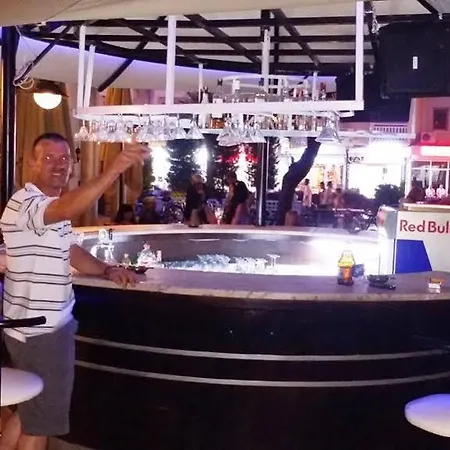 Almena Hotel 3*